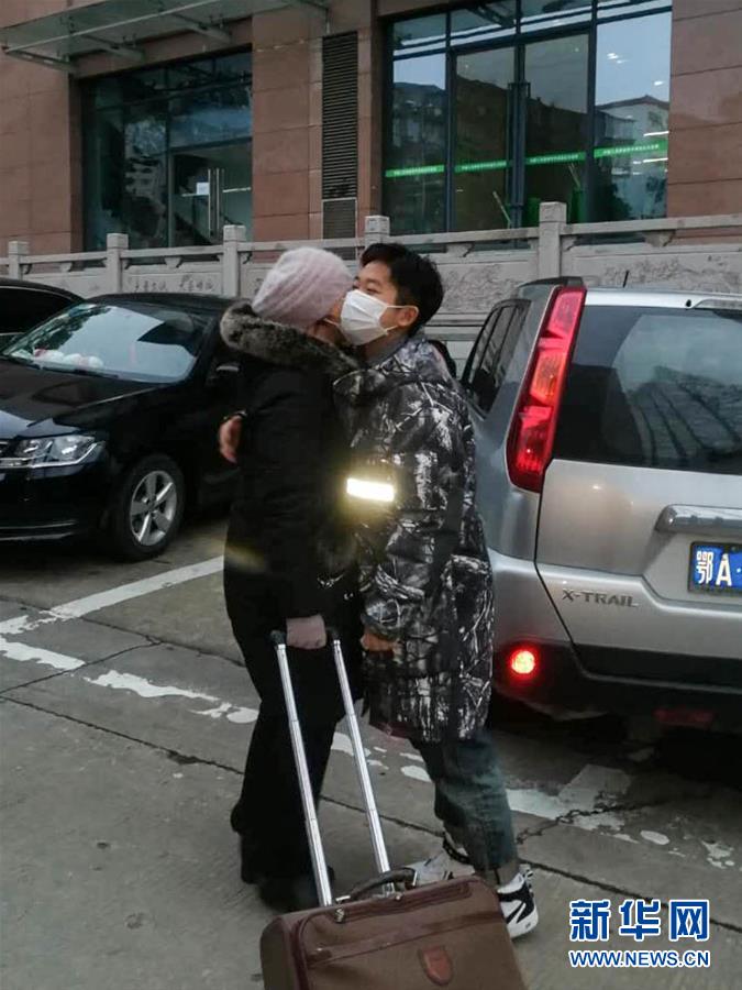 （一線抗疫群英譜&middot;圖文互動）（3）大學生志愿者譚藝西：在武漢，我和媽媽共戰(zhàn)&ldquo;疫&rdquo;