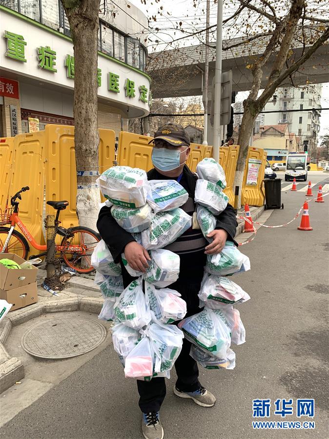 （新華全媒頭條&middot;圖文互動(dòng)）（13）星火成炬&mdash;&mdash;記戰(zhàn)&ldquo;疫&rdquo;中的志愿服務(wù)英雄