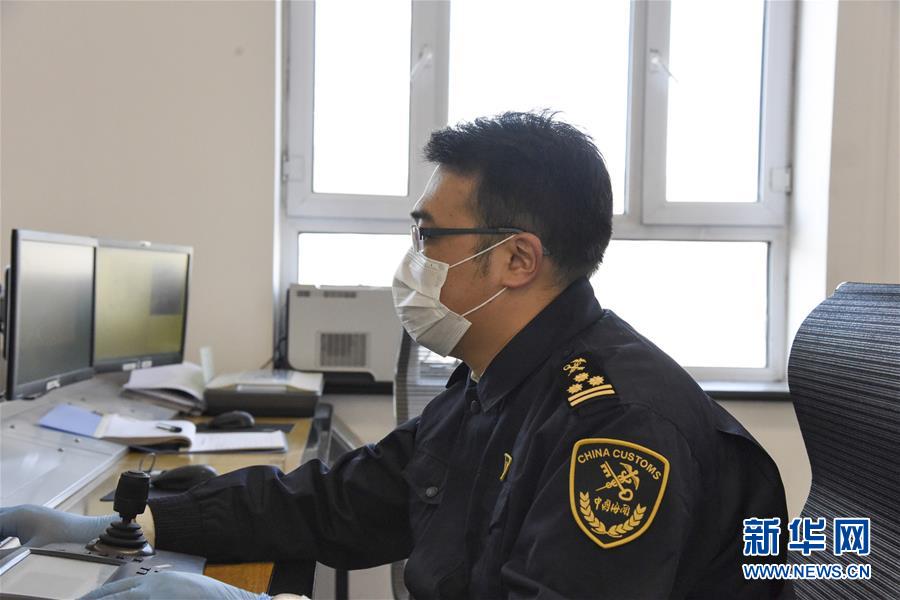 (聚焦疫情防控·圖文互動)(2)守好國門第一道安全防線——新華社記者探訪綏芬河海關(guān)