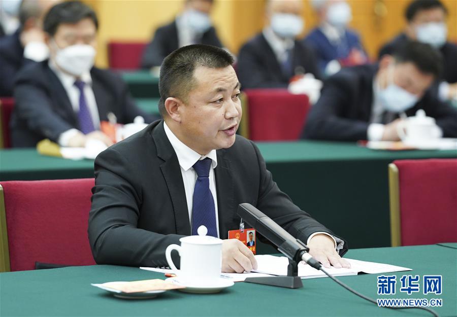 （新華全媒頭條&middot;圖文互動(dòng)）（11）從人民中汲取磅礴力量&mdash;&mdash;習(xí)近平總書記同出席2020年全國(guó)兩會(huì)人大代表、政協(xié)委員共商國(guó)是紀(jì)實(shí)