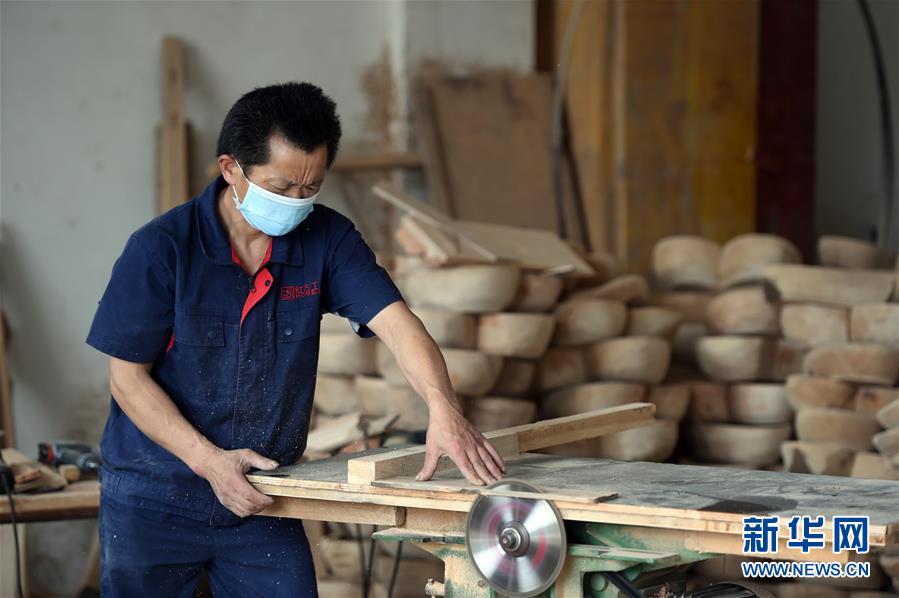  （新華全媒頭條&middot;圖文互動(dòng)）（5）青春，在希望的田野上&mdash;&mdash;大別山區(qū)尋訪&ldquo;城歸&rdquo;大學(xué)畢業(yè)生