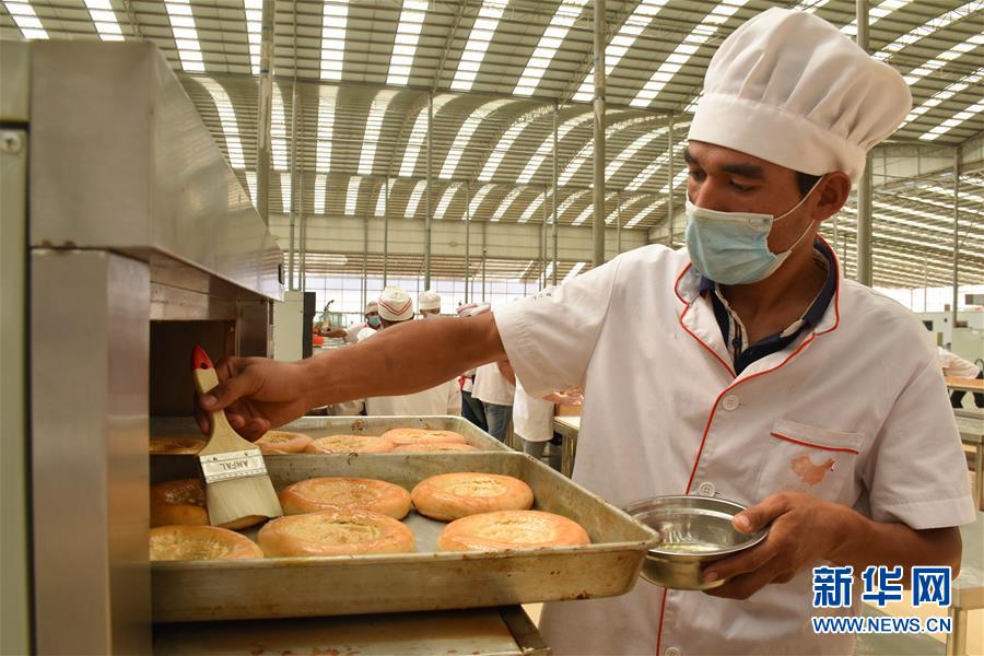 （決戰(zhàn)決勝脫貧攻堅(jiān)&middot;圖文互動(dòng)）（3）新疆喀什：馕產(chǎn)業(yè)助脫貧