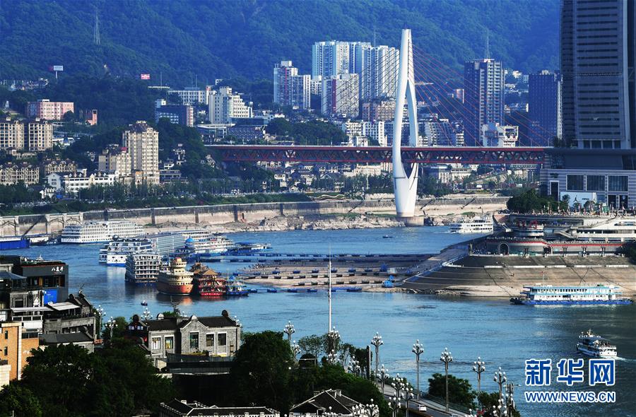 (新華全媒頭條·走向我們的小康生活·圖文互動)(1)大城大鄉(xiāng)的“幸福協(xié)奏曲”——重慶推動高質(zhì)量發(fā)展創(chuàng)造高品質(zhì)生活紀(jì)事