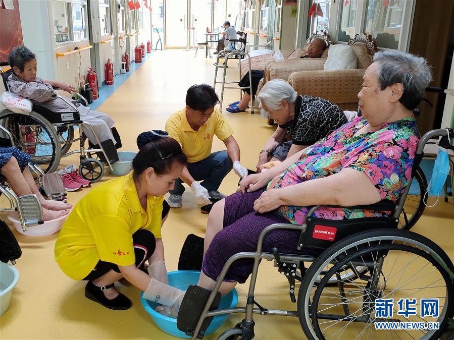 （走向我們的小康生活&middot;圖文互動(dòng)）（3）北京&ldquo;老有所養(yǎng)&rdquo;的床邊、身邊、周邊事