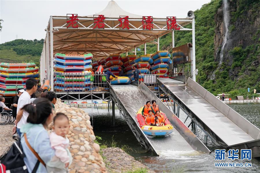 （新華全媒頭條&middot;走向我們的小康生活&middot;圖文互動(dòng)）（6）長(zhǎng)城腳下，小康村串成&ldquo;珍珠鏈&rdquo;