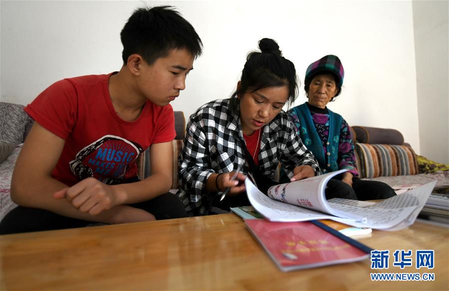 （熱點鮮報&middot;圖文互動）（6）為了大涼山的下一代，她奔赴在助學路上