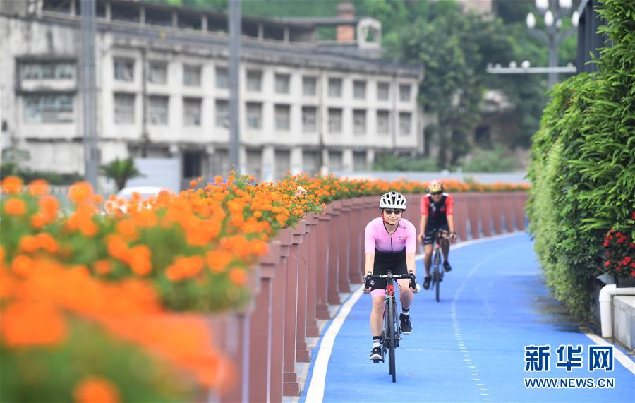 (新華全媒頭條·圖文互動)(8)西部有個新的“圈”——成渝加快雙城經(jīng)濟(jì)圈建設(shè)