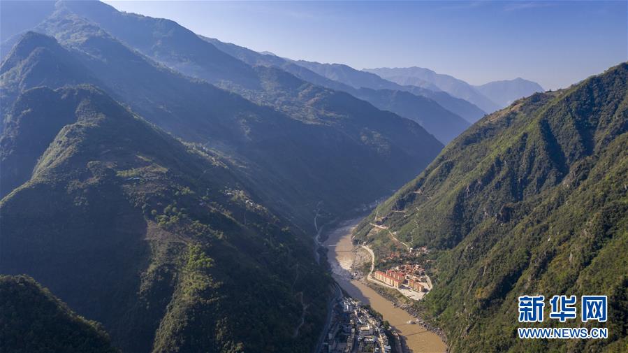 （新華全媒頭條&middot;決戰(zhàn)決勝脫貧攻堅(jiān)&middot;督戰(zhàn)未摘帽貧困縣&middot;圖文互動）（1）脫貧的歌聲&mdash;&mdash;云南直過民族和人口較少民族共入新時(shí)代 