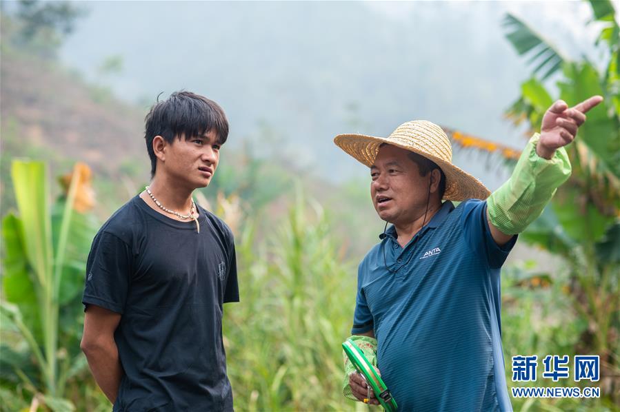 （新華全媒頭條&middot;決戰(zhàn)決勝脫貧攻堅(jiān)&middot;督戰(zhàn)未摘帽貧困縣&middot;圖文互動）（15）脫貧的歌聲&mdash;&mdash;云南直過民族和人口較少民族共入新時(shí)代