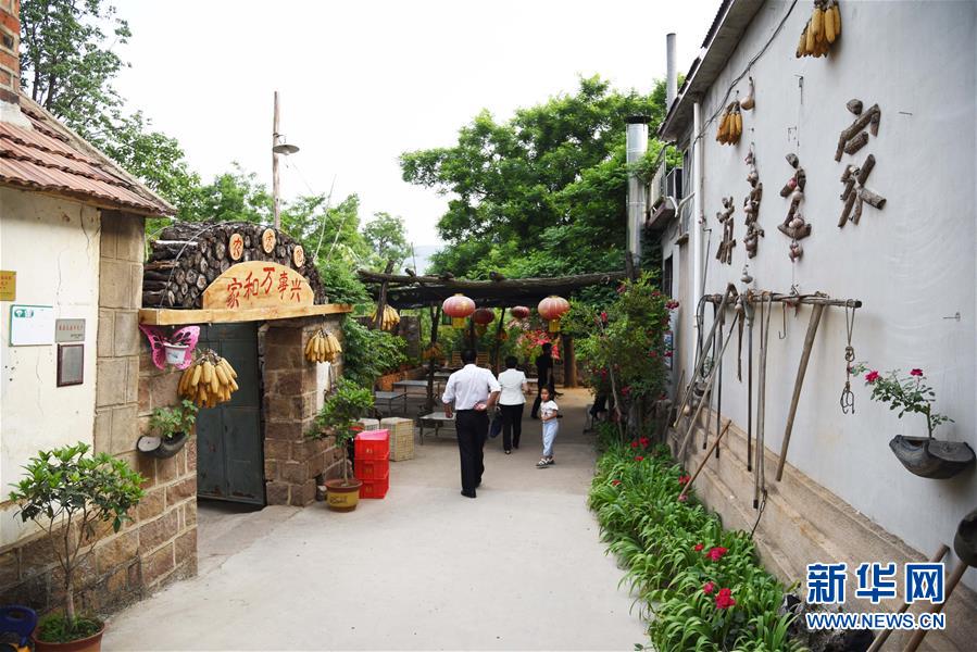 (決戰(zhàn)決勝脫貧攻堅·圖文互動)(4)“講好紅色故事”也能脫貧攻堅——紅嫂故里山東沂水縣桃棵子村“紅色扶貧”蹲點手記