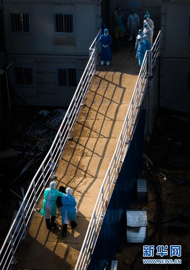 （新華全媒頭條&middot;圖文互動）（15）偉大旗幟引領歷史巨變&mdash;&mdash;習近平新時代中國特色社會主義思想指引&ldquo;十三五&rdquo;經(jīng)濟社會發(fā)展述評