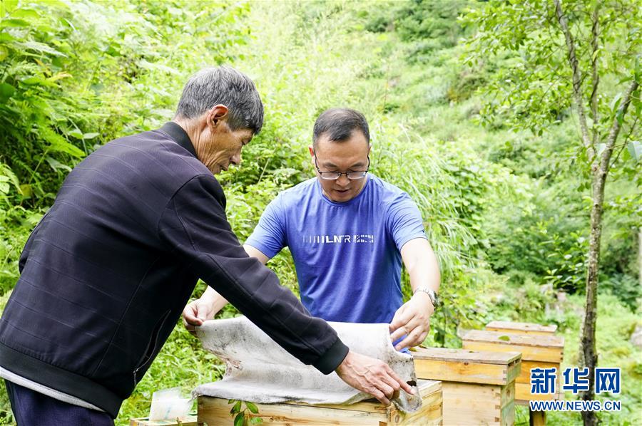 （習(xí)近平的小康故事&middot;新華網(wǎng)&middot;圖文互動(dòng)）（7）&ldquo;讓所有老年人都能有一個(gè)幸福美滿(mǎn)的晚年&rdquo;&mdash;&mdash;習(xí)近平和尊老養(yǎng)老的故事