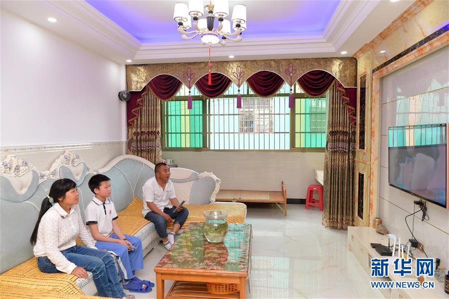 (新華全媒頭條·圖文互動(dòng))(2)幕阜山“搬窮”記