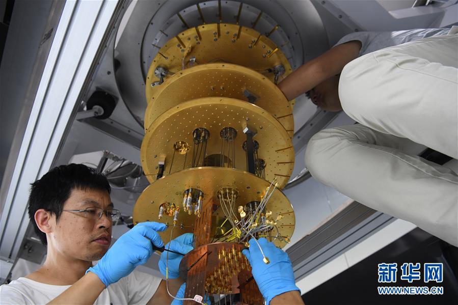 （青春的夢想 青春的奮斗&middot;圖文互動(dòng)）（4）年輕，就要無悔擔(dān)當(dāng)&mdash;&mdash;青春在奉獻(xiàn)中閃光