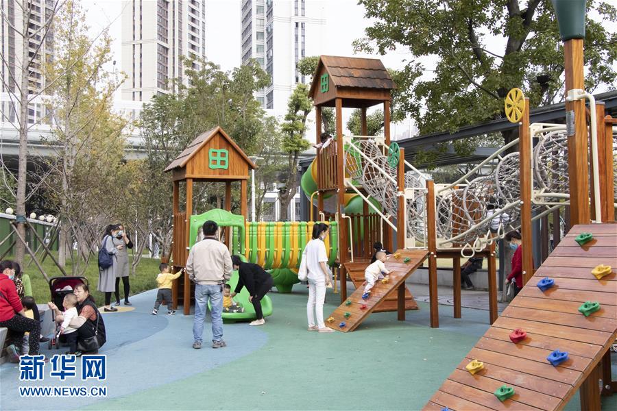 （全面建成小康社會(huì)&ldquo;百城千縣萬(wàn)村調(diào)研行&rdquo;&middot;圖文互動(dòng)）（3）武漢：從&ldquo;見(jiàn)縫插樓&rdquo;到&ldquo;見(jiàn)縫播綠&rdquo;