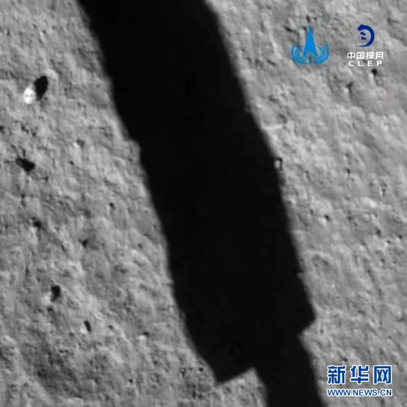 (嫦娥五號(hào)探月)(6)嫦娥五號(hào)探測器實(shí)施動(dòng)力下降并成功著陸