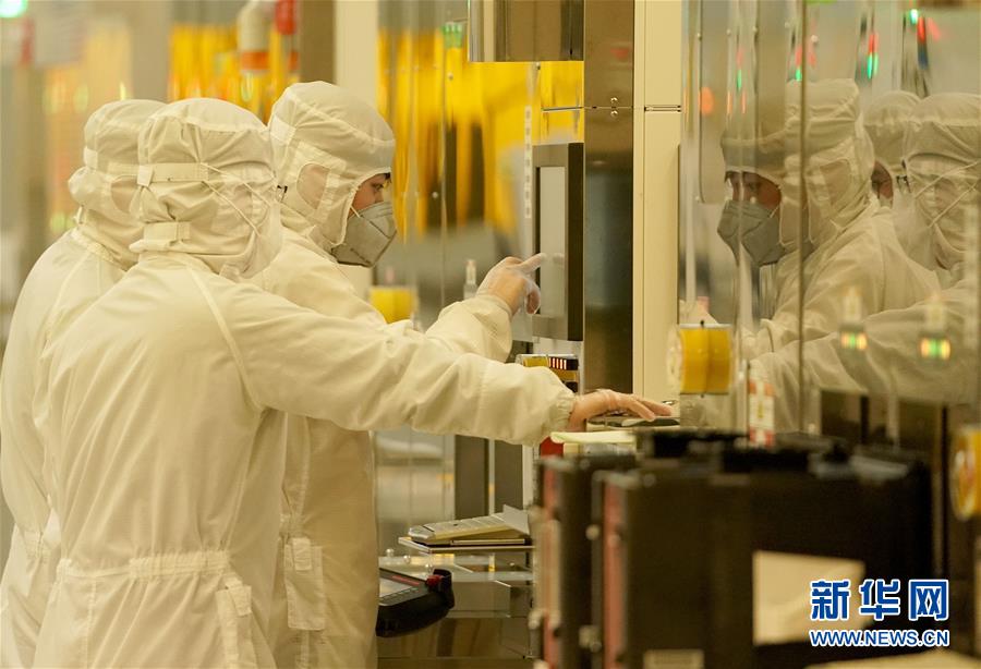 （新華全媒頭條&middot;迎接兩會(huì)特別報(bào)道&middot;圖文互動(dòng)）（8）不同尋常的兩會(huì) 萬(wàn)眾一心的力量&mdash;&mdash;寫(xiě)在2020年全國(guó)兩會(huì)召開(kāi)之際