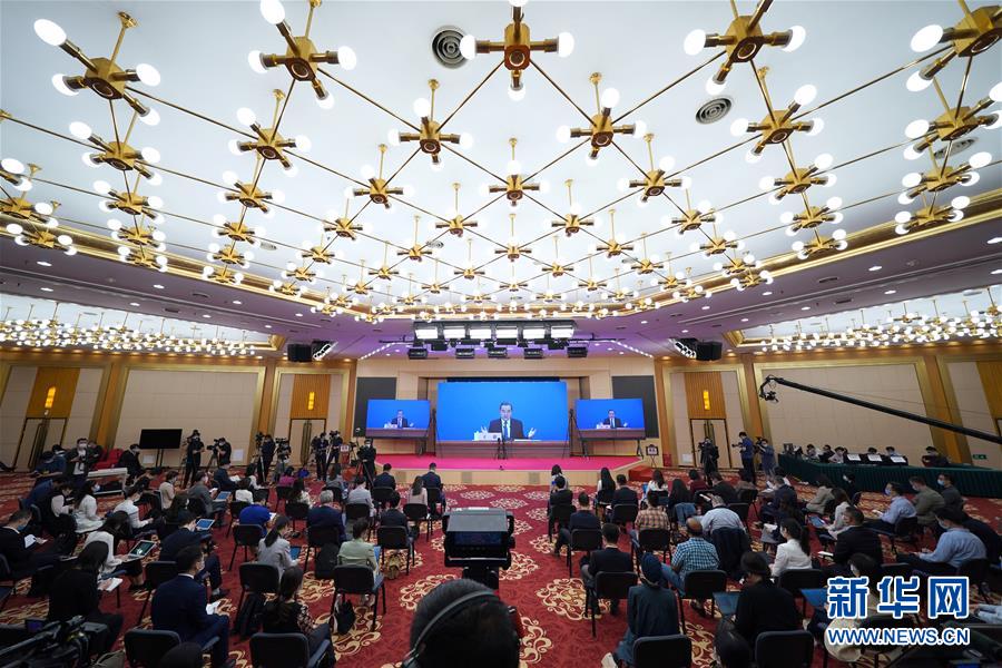 (兩會(huì)·XHDW)(20)國(guó)務(wù)委員兼外交部長(zhǎng)王毅回答中外記者提問(wèn)
