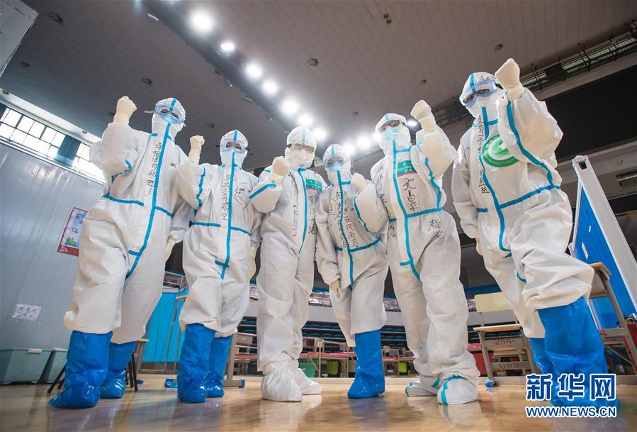 （新華全媒頭條&middot;圖文互動）（1）從人民中汲取磅礴力量&mdash;&mdash;習(xí)近平總書記同出席2020年全國兩會人大代表、政協(xié)委員共商國是紀實