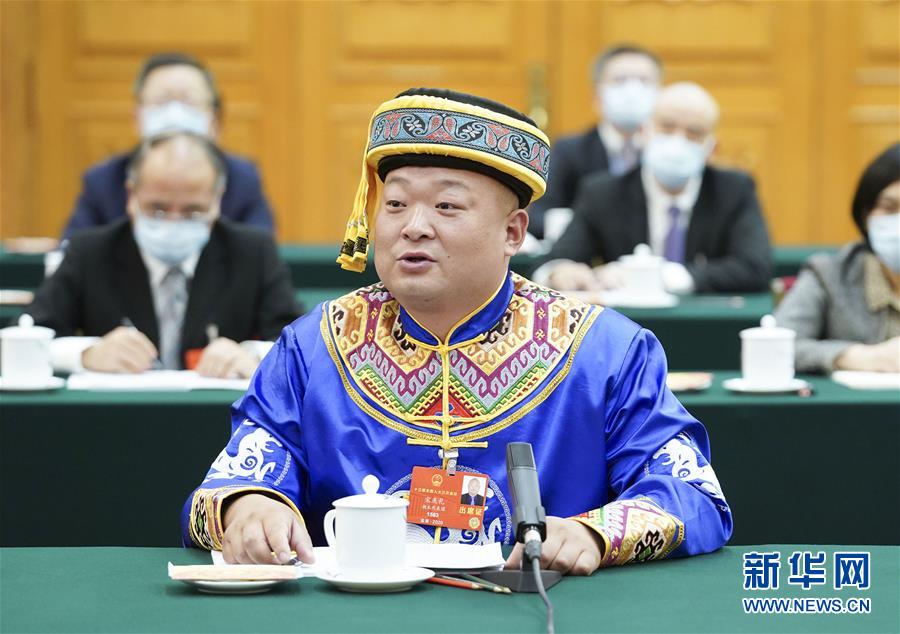 （新華全媒頭條&middot;圖文互動）（8）從人民中汲取磅礴力量&mdash;&mdash;習(xí)近平總書記同出席2020年全國兩會人大代表、政協(xié)委員共商國是紀實