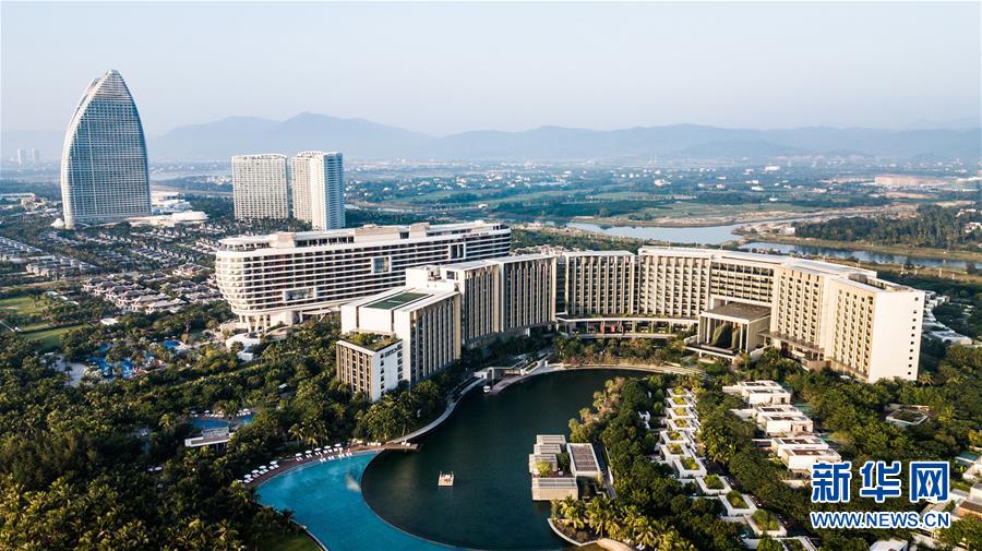 (在習近平新時代中國特色社會主義思想指引下——新時代新作為新篇章·習近平總書記關(guān)切事·圖文互動)(8)感受開放新魅力——海南自由貿(mào)易港建設(shè)開局觀察