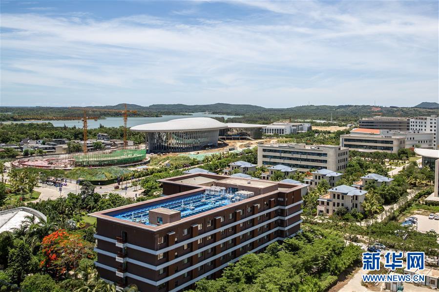 (在習近平新時代中國特色社會主義思想指引下——新時代新作為新篇章·習近平總書記關(guān)切事·圖文互動)(13)感受開放新魅力——海南自由貿(mào)易港建設(shè)開局觀察