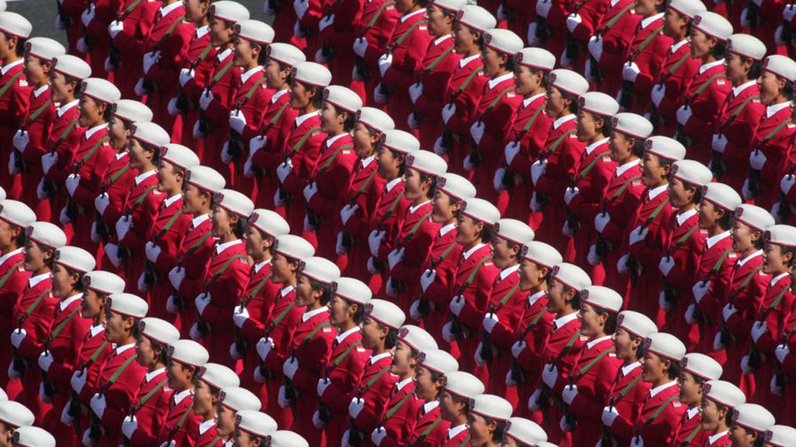 共和國(guó)女兵：閱兵場(chǎng)上最靚麗風(fēng)景線(xiàn)