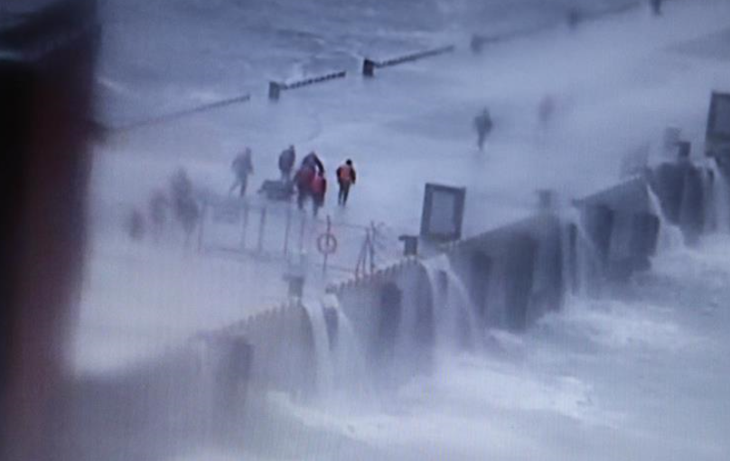 追記為保護(hù)國(guó)家某重點(diǎn)試驗(yàn)平臺(tái)壯烈犧牲的3位勇士黃群、宋月才、姜開(kāi)斌