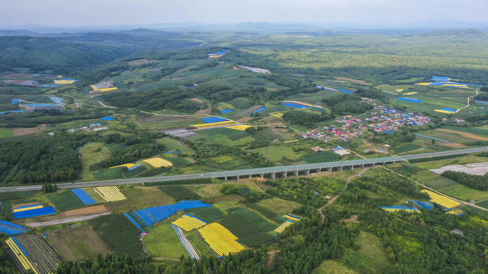 長白山下生態(tài)縣：倚綠生金，以景換銀