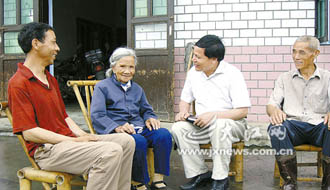 &ldquo;一離開群眾，內(nèi)心就感到孤獨&rdquo;&mdash;記&ldquo;鄉(xiāng)村判官&rdquo;楊斌圣