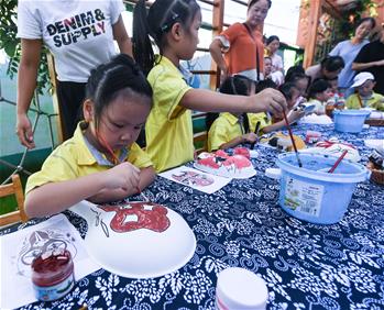 浙江長(zhǎng)興：提線木偶劇走進(jìn)&ldquo;開學(xué)第一課&rdquo;