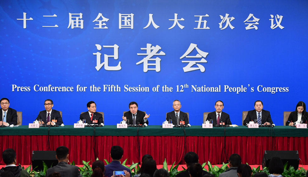 回放:全國人大相關負責人就“人大監(jiān)督工作”答問