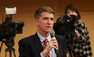 紐約時報(bào)記者提問