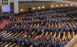 閉幕會結束后，代表離開會場