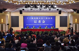 商務(wù)部部長(zhǎng)鐘山等就&ldquo;推動(dòng)形成全面開(kāi)放新格局 推動(dòng)商務(wù)事業(yè)高質(zhì)量發(fā)展&rdquo;答記者問(wèn)