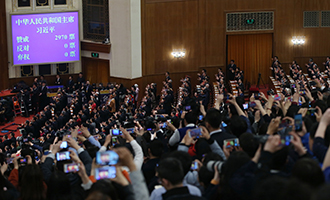 習(xí)近平全票當(dāng)選為國(guó)家主席、中央軍委主席