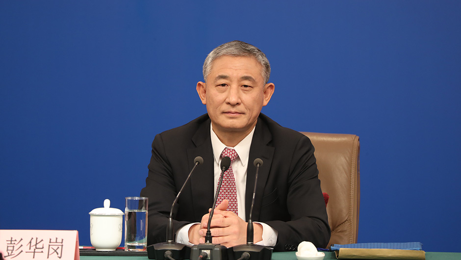 國(guó)務(wù)院國(guó)資委秘書(shū)長(zhǎng)、新聞發(fā)言人 彭華崗