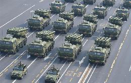 自行火炮方隊：陸地&ldquo;戰(zhàn)神&rdquo;換羽騰飛