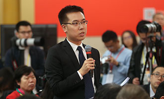 中央電視臺(tái)、中國國際電視臺(tái)記者提問