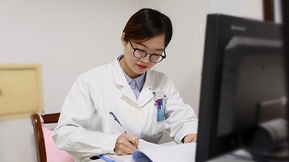 有才！這位女醫(yī)生自創(chuàng)說唱視頻，讓科普更&ldquo;接地氣&rdquo;