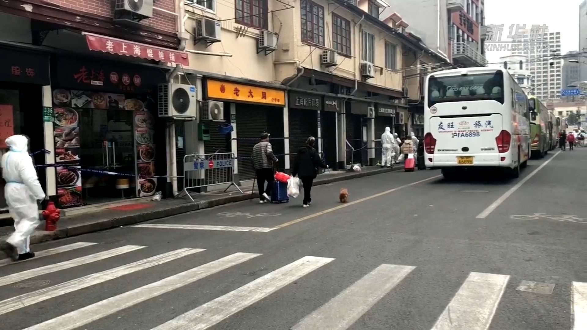 居民隔離可以帶寵物了，暖心！