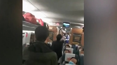 動(dòng)車(chē)旅客突發(fā)疾病 55名醫(yī)生上演&ldquo;飽和式救援&rdquo;