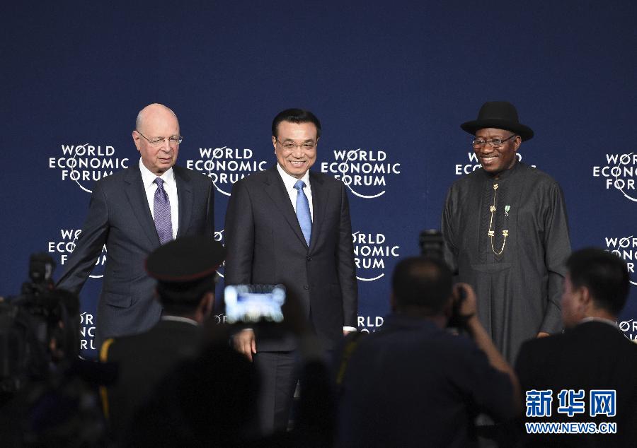 5月8日，中國國務(wù)院總理李克強在阿布賈出席第24屆世界經(jīng)濟論壇非洲峰會全會，發(fā)表題為《共同推動非洲發(fā)展邁上新臺階》的特別致辭。新華社記者 李學(xué)仁 攝 