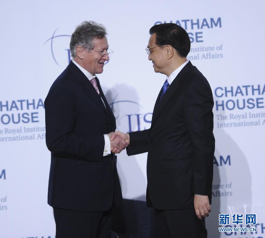  6月18日，國務(wù)院總理李克強在倫敦金融城市長官邸面向英國皇家國際問題研究所和國際戰(zhàn)略研究所兩大智庫發(fā)表題為《共建包容發(fā)展的美好世界》的演講。新華社記者 張鐸 攝 