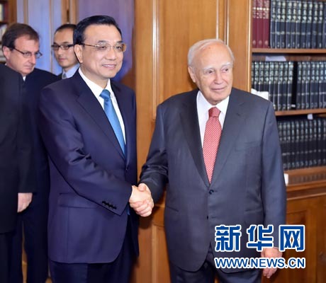 6月20日，國務(wù)院總理李克強在雅典總統(tǒng)府會見希臘總統(tǒng)帕普利亞斯。 新華社記者 李濤 攝