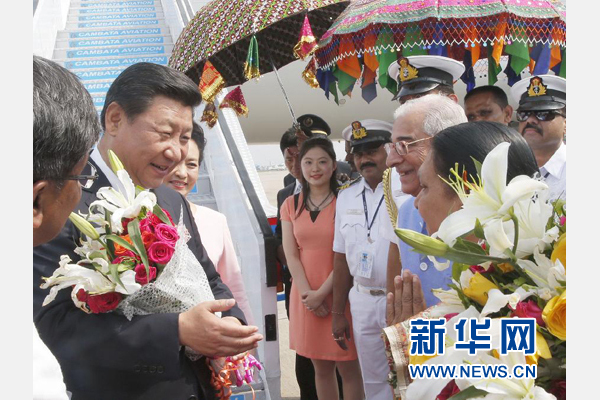 9月17日，國家主席習(xí)近平抵達(dá)古吉拉特邦艾哈邁達(dá)巴德市，開始對印度進(jìn)行國事訪問。 新華社記者 鞠鵬 攝