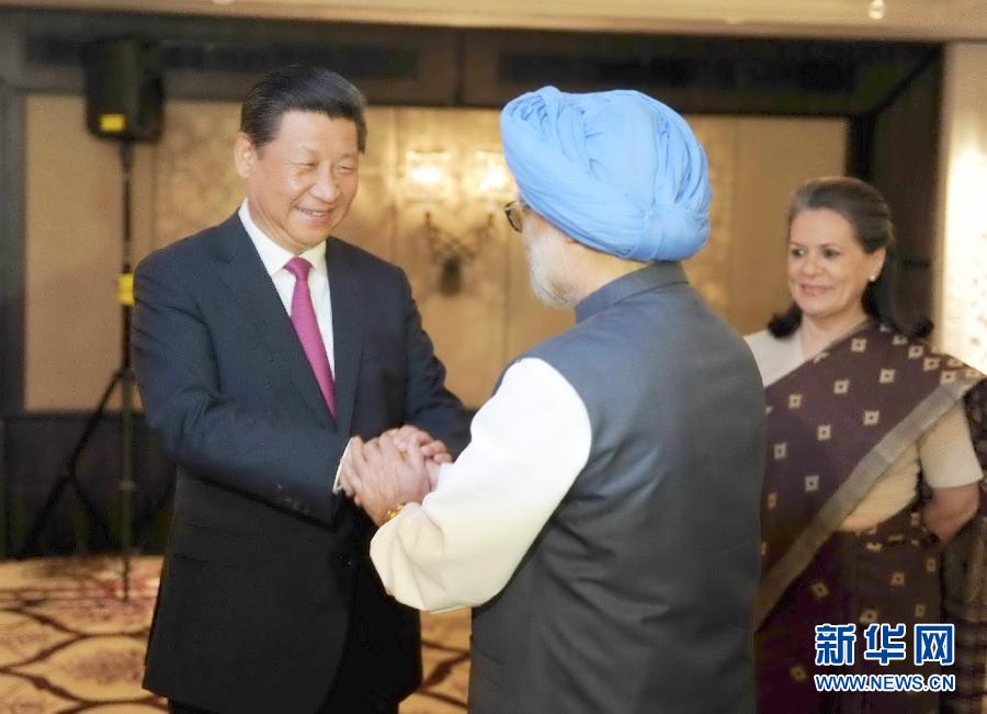 9月19日，國家主席習(xí)近平在新德里會見印度國大黨主席索尼婭&middot;甘地和前總理辛格。 新華社記者張鐸攝