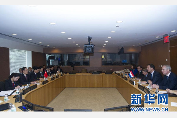 9月23日，出席聯(lián)合國(guó)氣候峰會(huì)的國(guó)家主席習(xí)近平特使、國(guó)務(wù)院副總理張高麗在紐約聯(lián)合國(guó)總部會(huì)見(jiàn)荷蘭首相呂特。 新華社記者 王曄 攝 