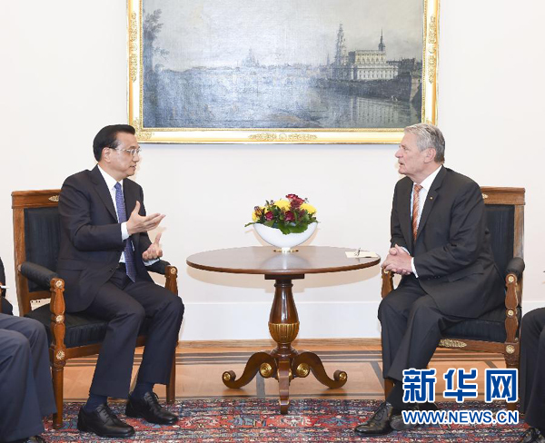 10月10日，國務(wù)院總理李克強在柏林會見德國總統(tǒng)高克。 新華社記者李學(xué)仁 攝