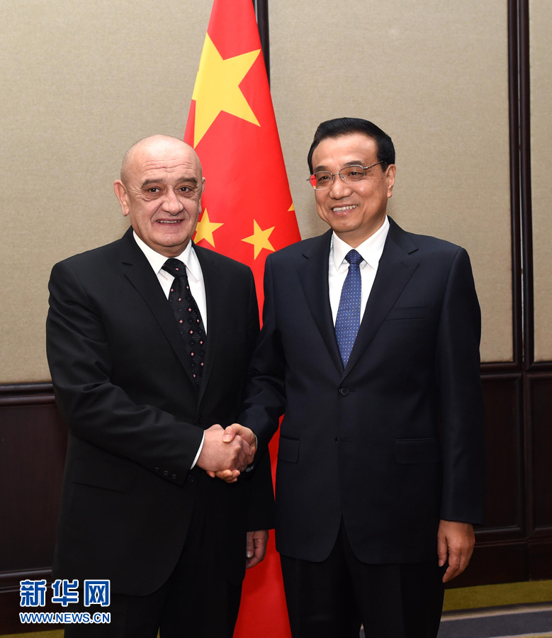 12月16日，中國國務(wù)院總理李克強(qiáng)在貝爾格萊德會見波黑部長會議主席貝萬達(dá)。 新華社記者 饒愛民 攝 